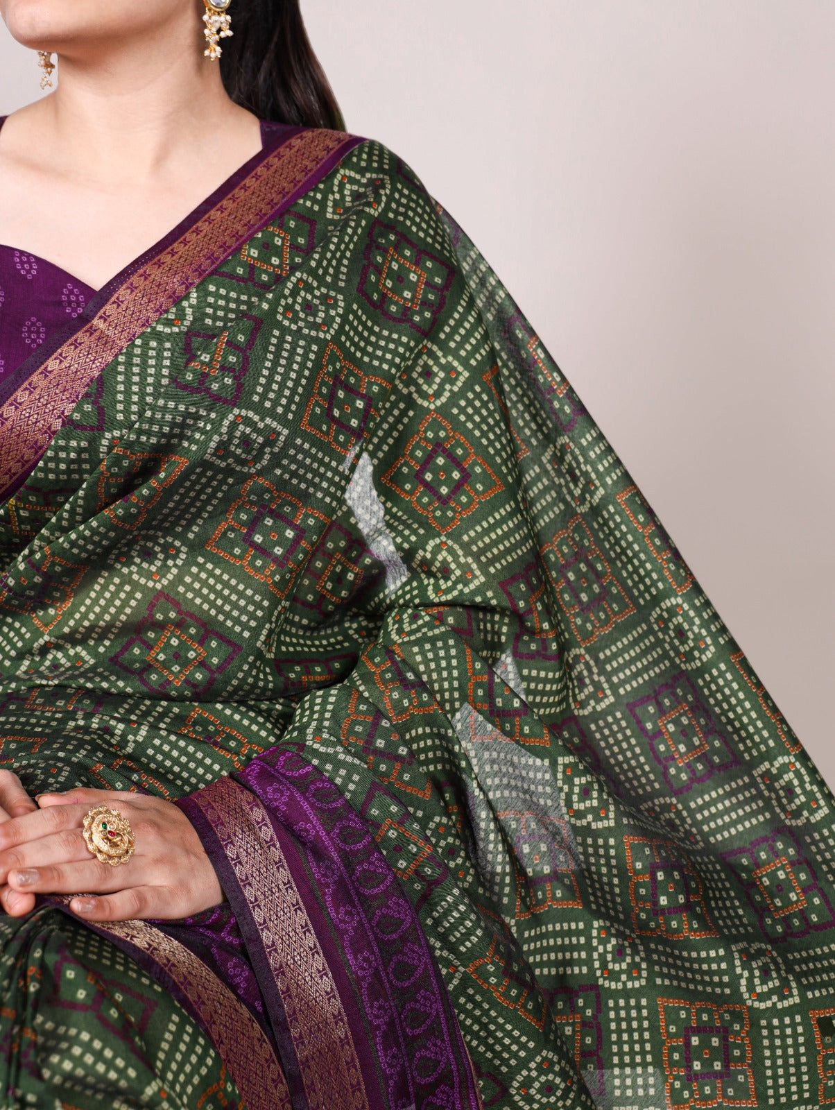 Bandhej Print Chanderi Saree with Zari Weaving – YNF7046 Series | Polyester Viscose | Unstitched Blouse | Festive Wear