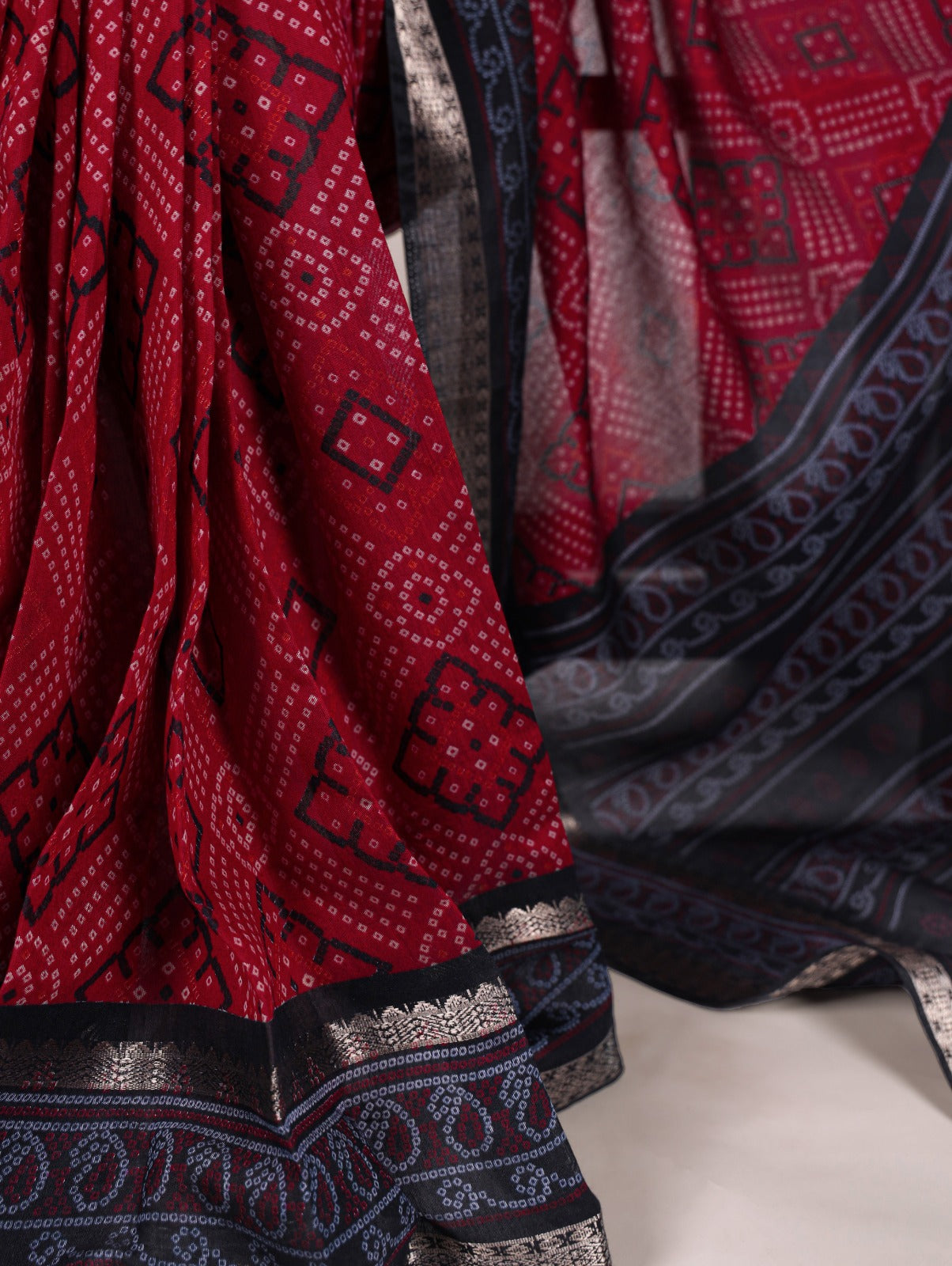 Bandhej Print Chanderi Saree with Zari Weaving – YNF7046 Series | Polyester Viscose | Unstitched Blouse | Festive Wear