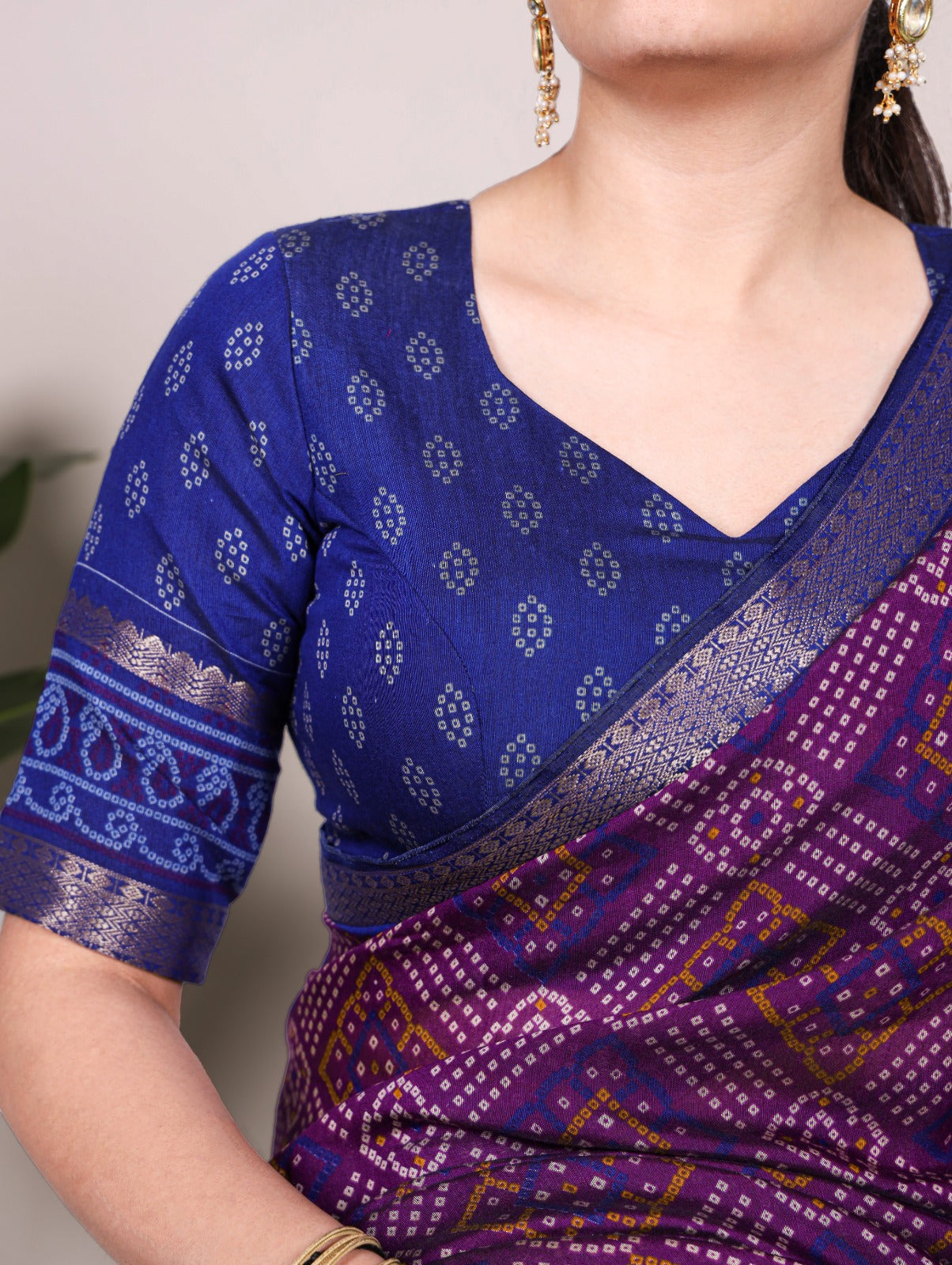 Bandhej Print Chanderi Saree with Zari Weaving – YNF7046 Series | Polyester Viscose | Unstitched Blouse | Festive Wear