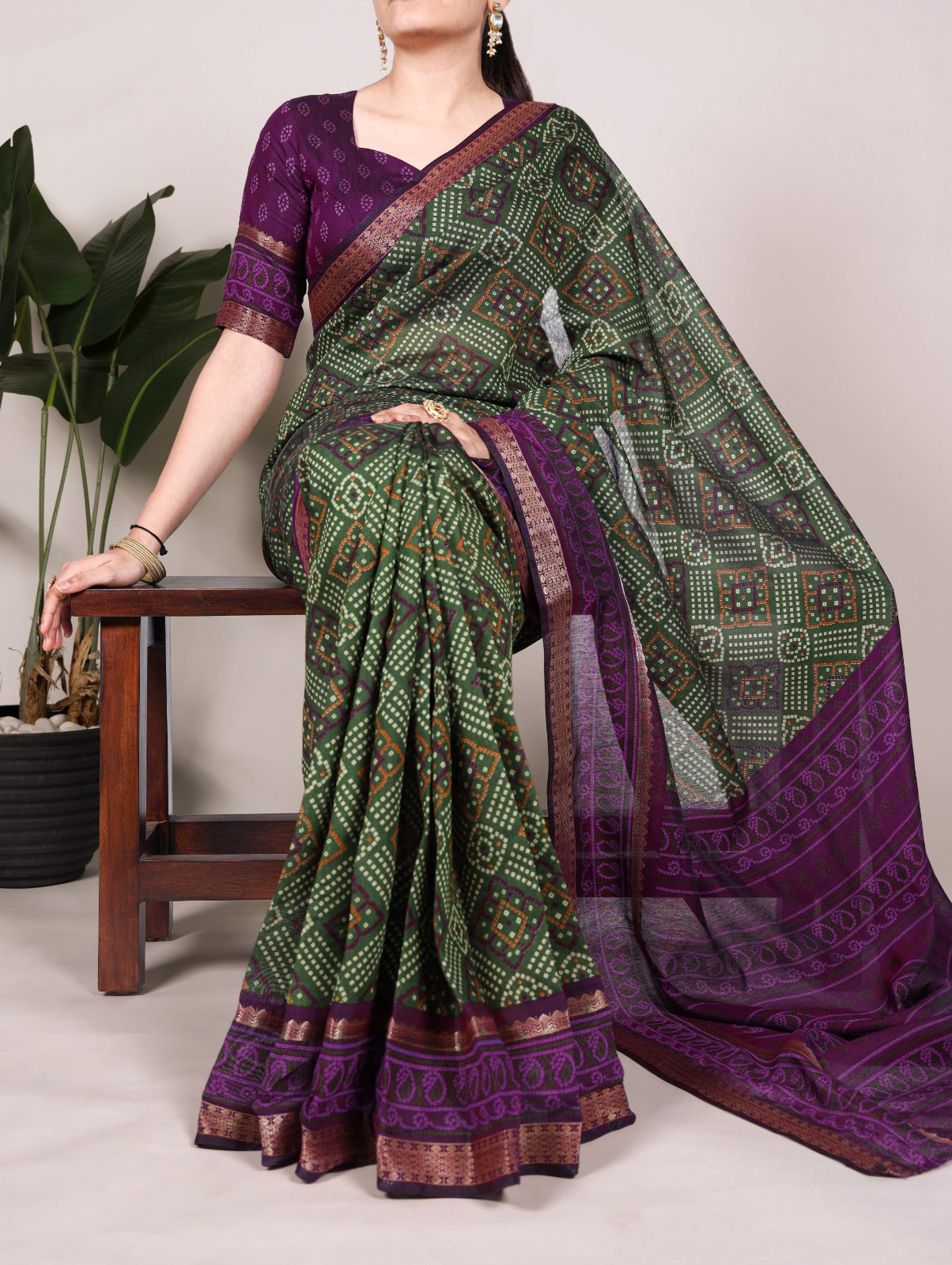 Bandhej Print Chanderi Saree with Zari Weaving – YNF7046 Series | Polyester Viscose | Unstitched Blouse | Festive Wear