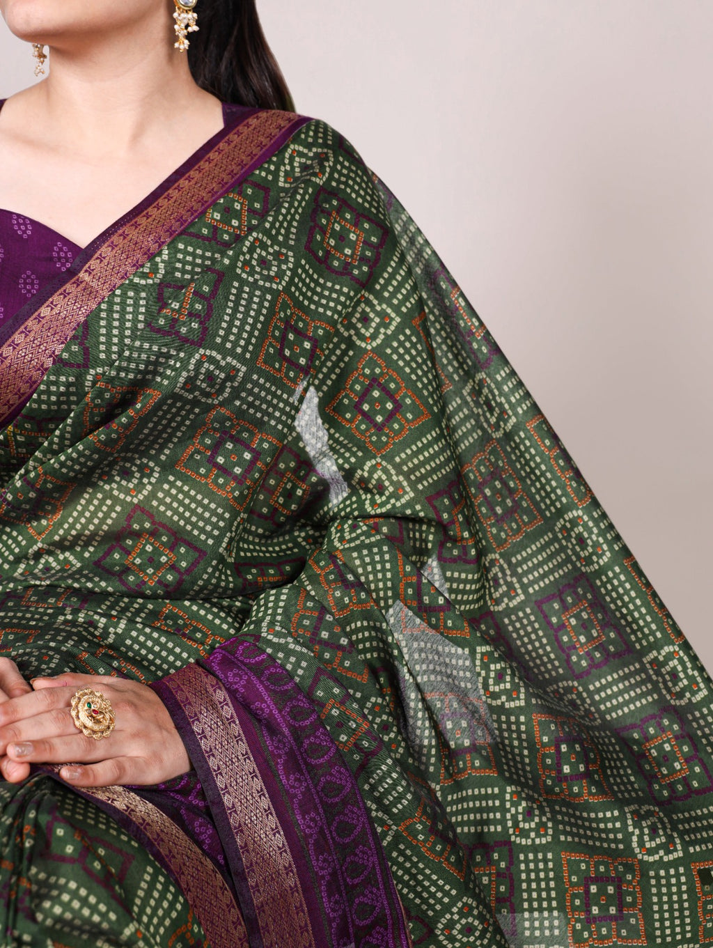 Bandhej Print Chanderi Saree with Zari Weaving – YNF7046 Series | Polyester Viscose | Unstitched Blouse | Festive Wear